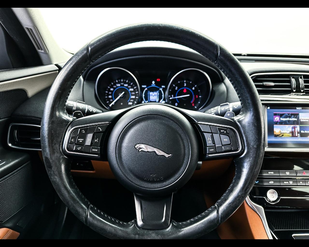 JAGUAR XE 2.0 D Turbo 180 CV AWD aut. Prestig