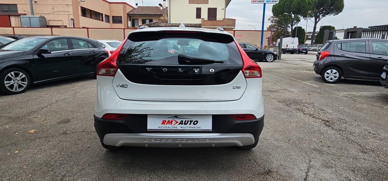 Volvo V40 Cross Country Solo 30.000 km