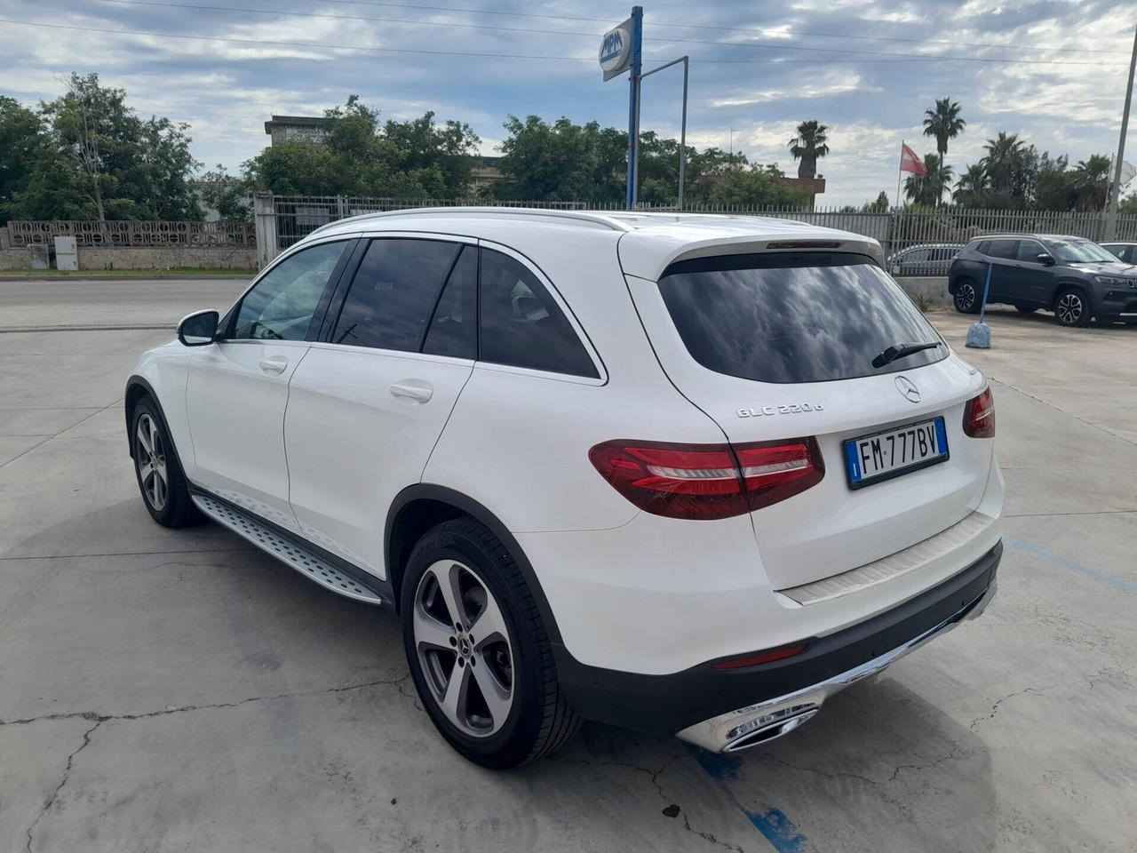 MERCEDES-BENZ GLC 220 D 4MATIC PREMIUM