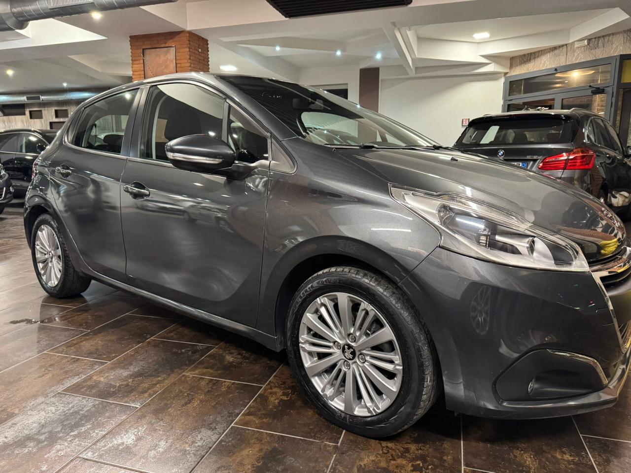 Peugeot 208 PureTech 82 5 porte Allure