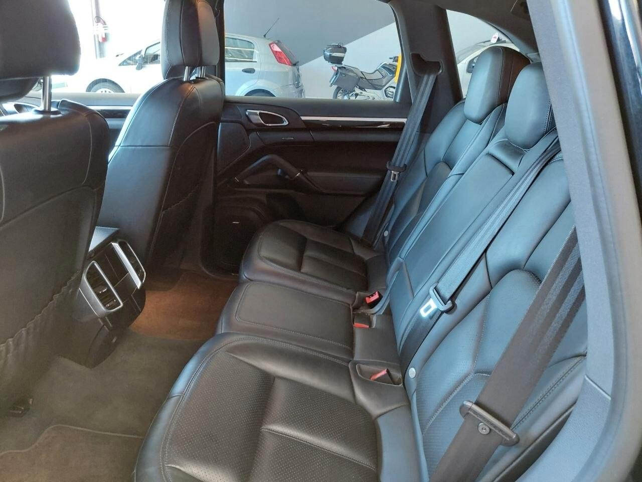Porsche Cayenne 3.0 Diesel KM 157.000