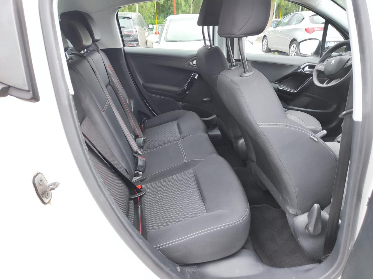 Peugeot 208 1.4 HDi 68 CV 5 porte Access