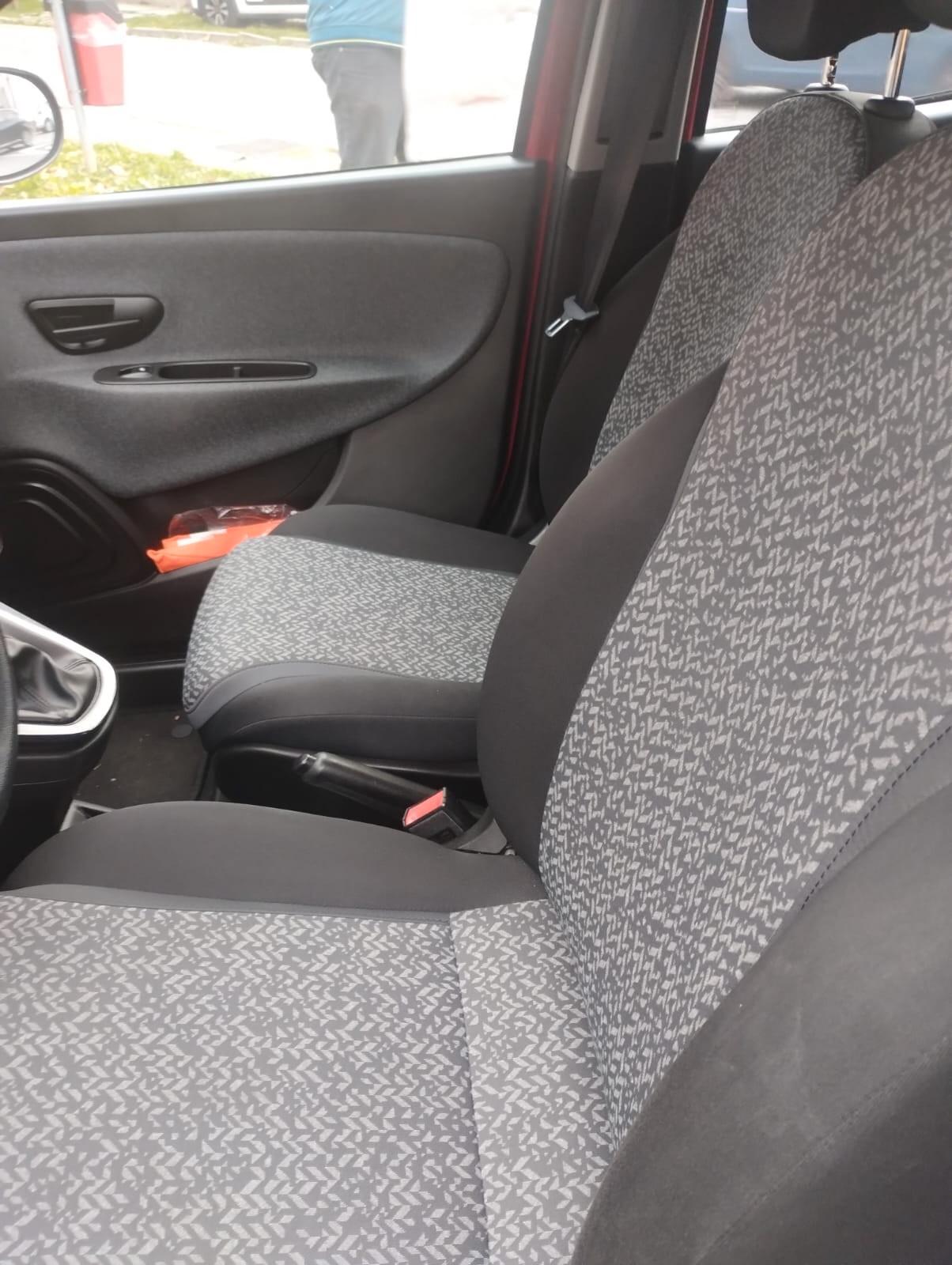 Lancia Ypsilon 1.2 69 CV 5 porte GPL Ecochic Monogram