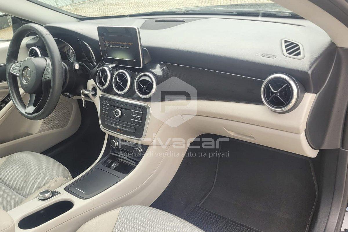 MERCEDES CLA 200 d S.W. Automatic Business