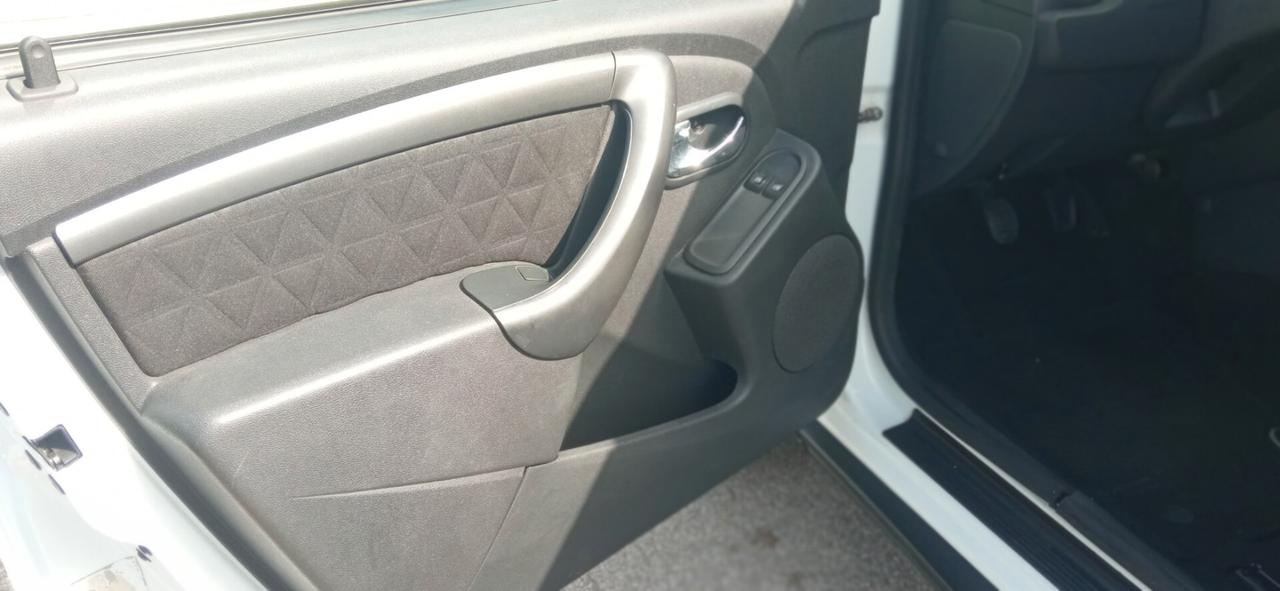 Dacia Duster dCi EURO 6 - 1 PROPRIETARIO