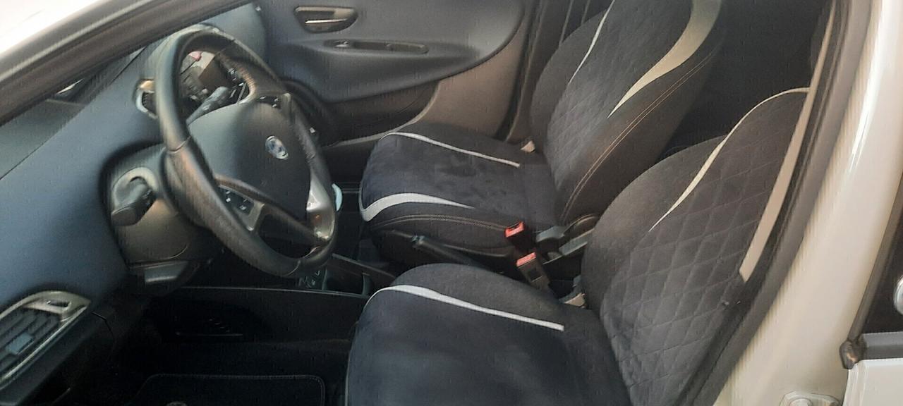 Lancia Ypsilon 0.9 TwinAir 85 CV 5 porte Metano Ecochic Mya