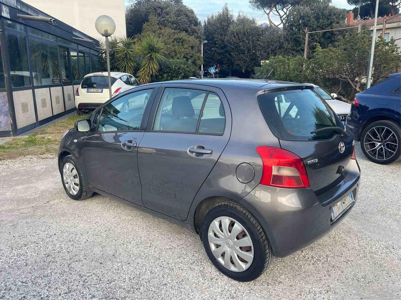 TOYOTA YARIS - UNICO PROPRIETARIO - NAVI