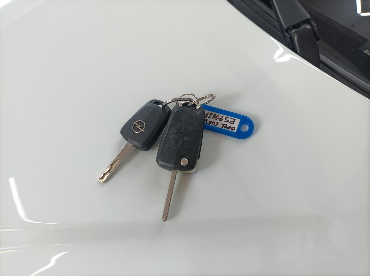 Opel Corsa 1.2 3 porte b-color 132000KM-2013