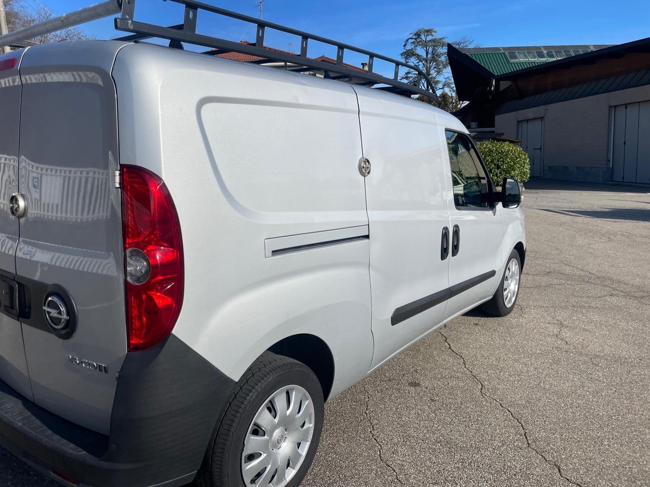 Opel Combo 1.6 diesel con 83.000km