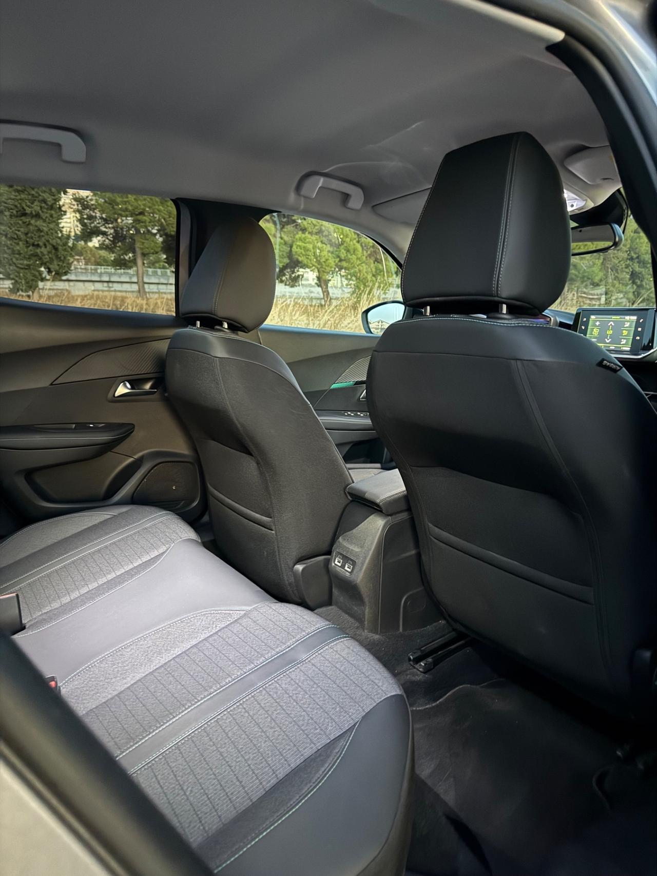Peugeot 2008 BlueHDi 110 S&S Allure Pack