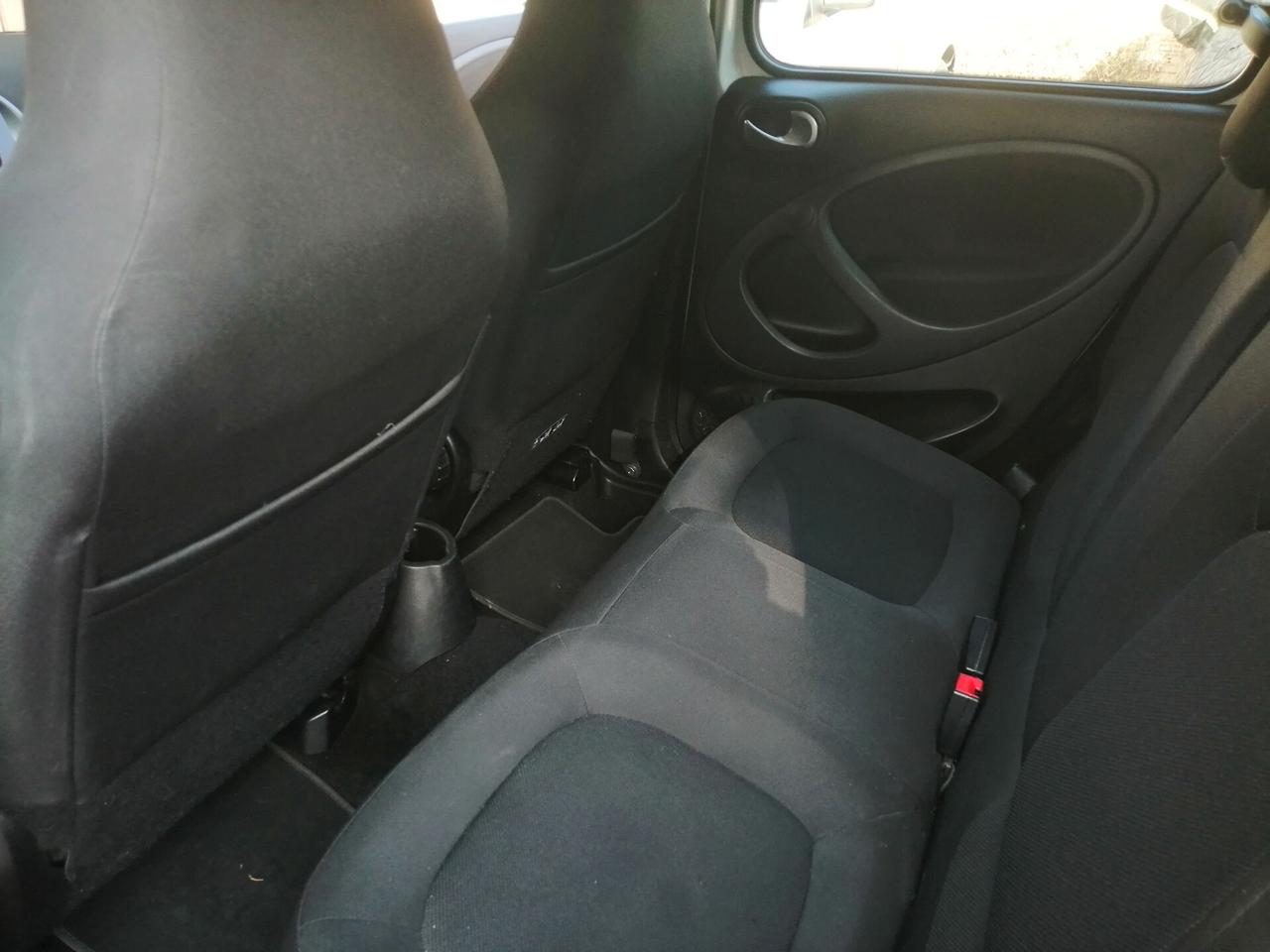 SMART FORFOUR 2015 PASSION 1.0 71CV MANUALE