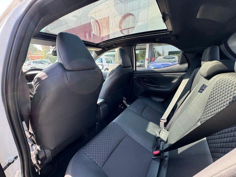 Toyota Yaris Hybrid Lounge MY22