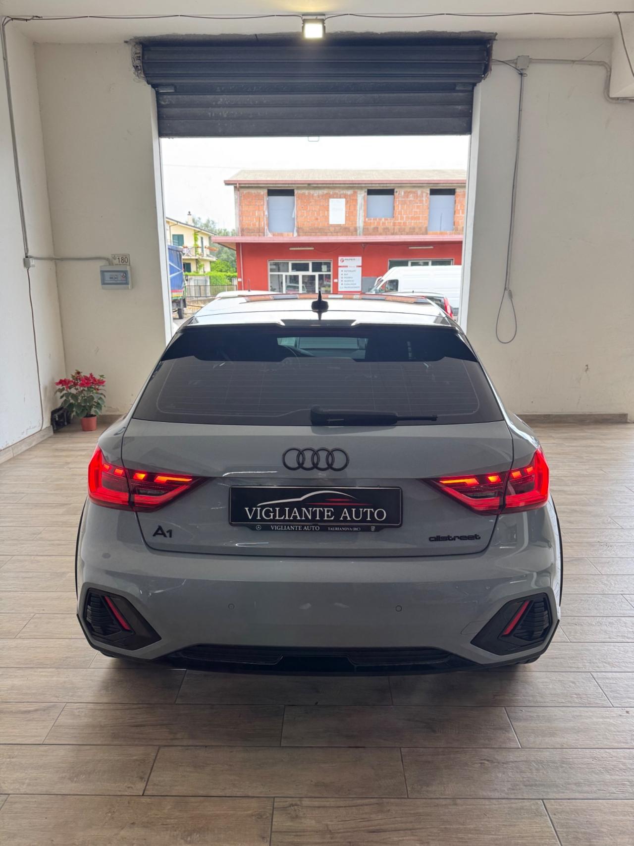 Audi A1 SPB 30 TFSI S tronic Identity Black