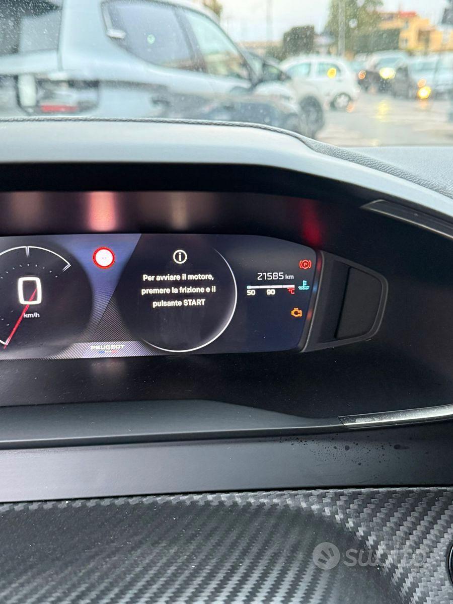 2024 PEUGEOT 2008 1.2cc 100cv S&S "ALLURE"