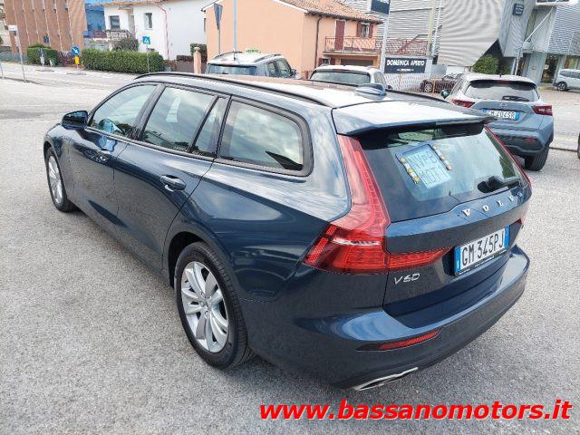VOLVO V60 B4 (d) Geartronic Momentum Business