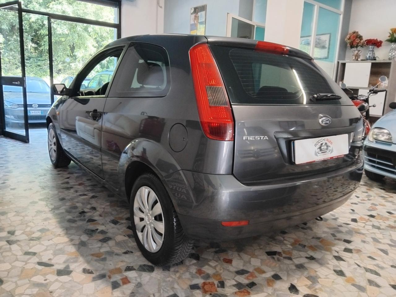 Ford Fiesta 1.2 16V 3p. Ambiente