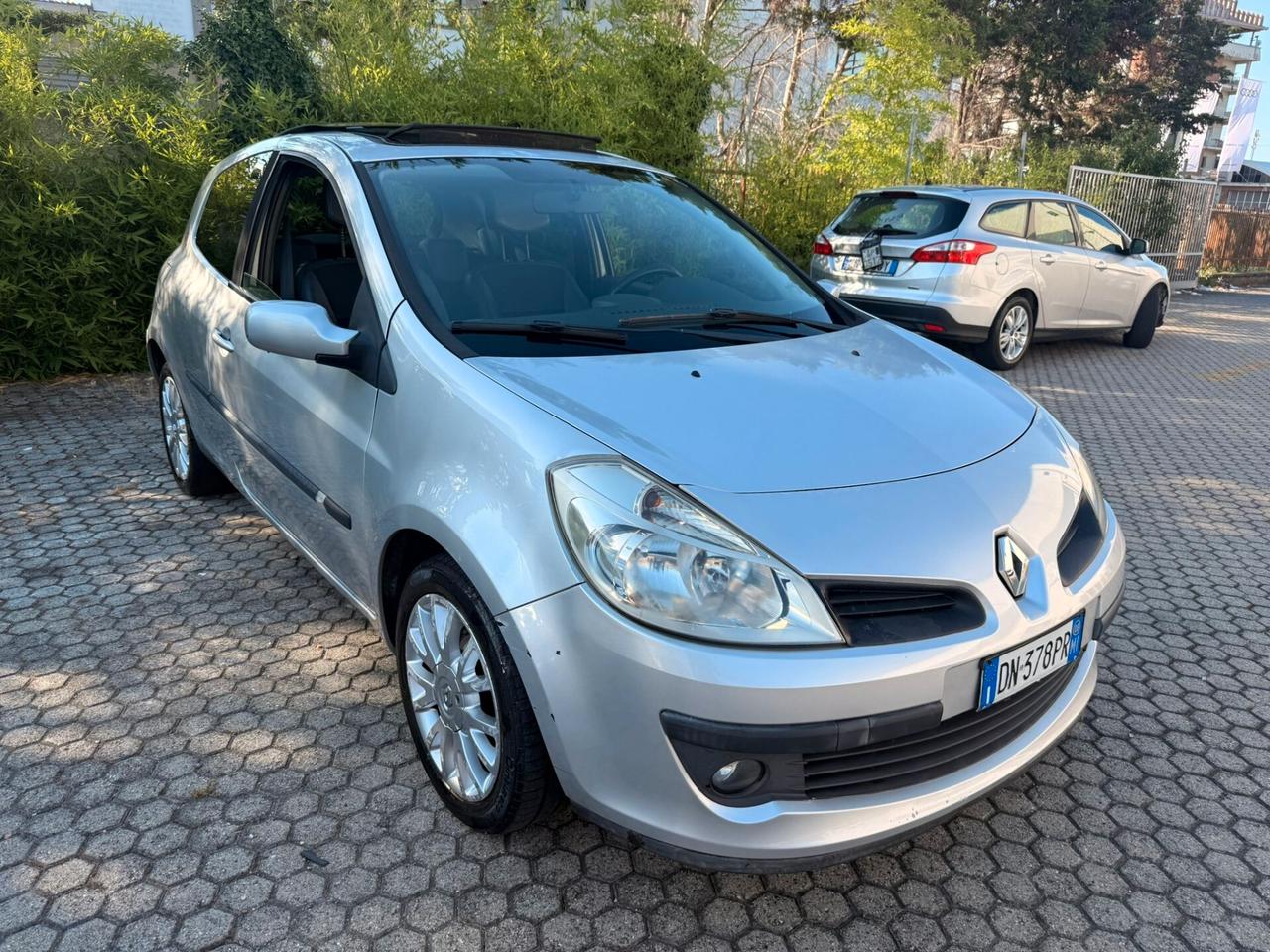 Renault Clio 1.2 16V 3 porte Le Iene