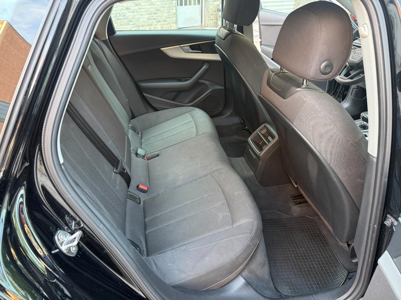 Audi A4 Avant 2.0 TDI 150 CV ultra Business Sport