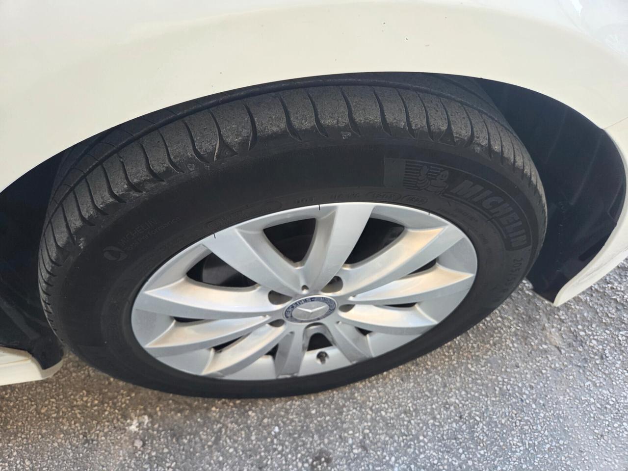 MERCEDES A180 1.5 DCI 110 CV ANNO 2016 KM CERTIF