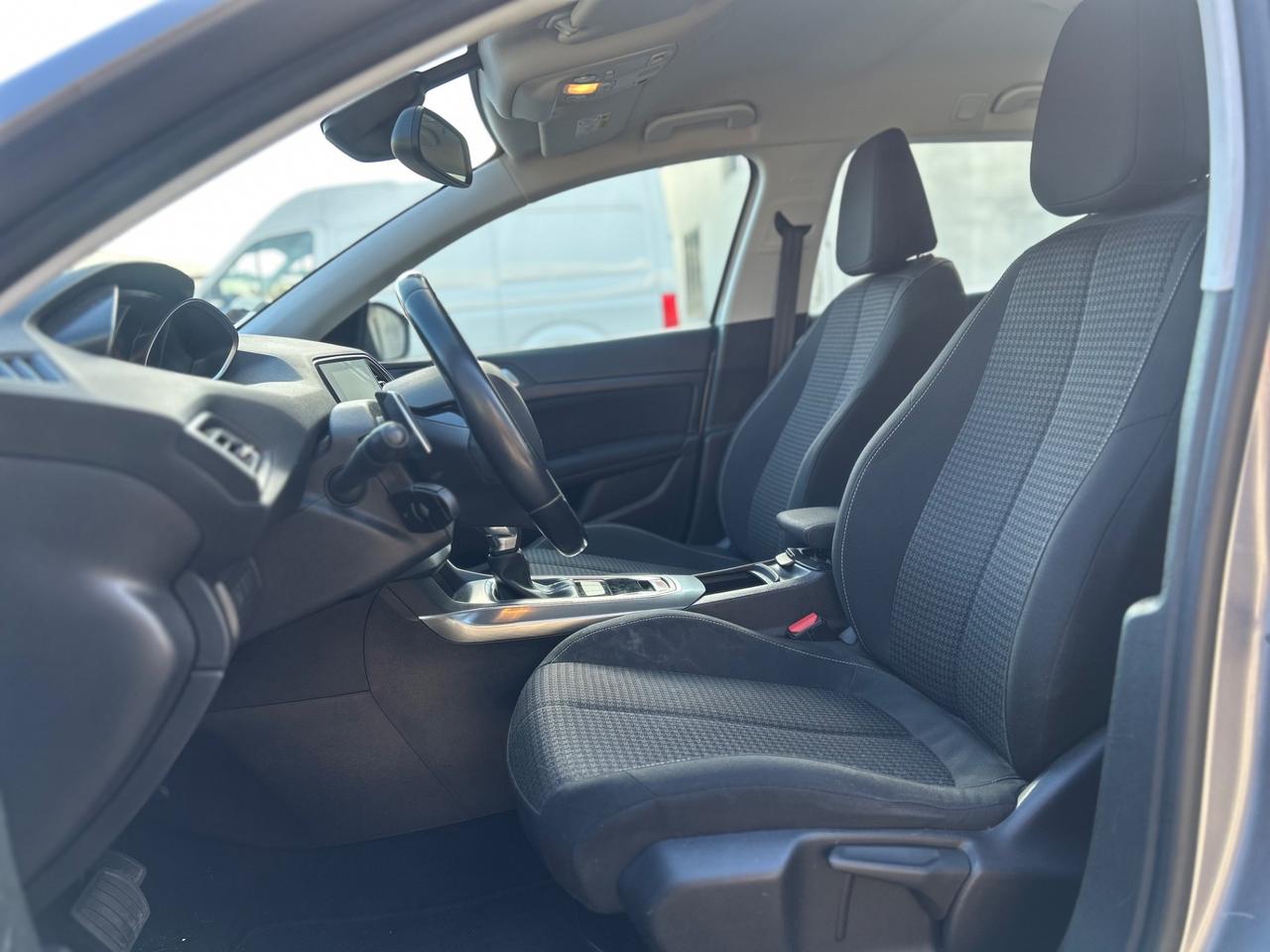 Peugeot 308 BlueHDi 120 IN ARRIVO