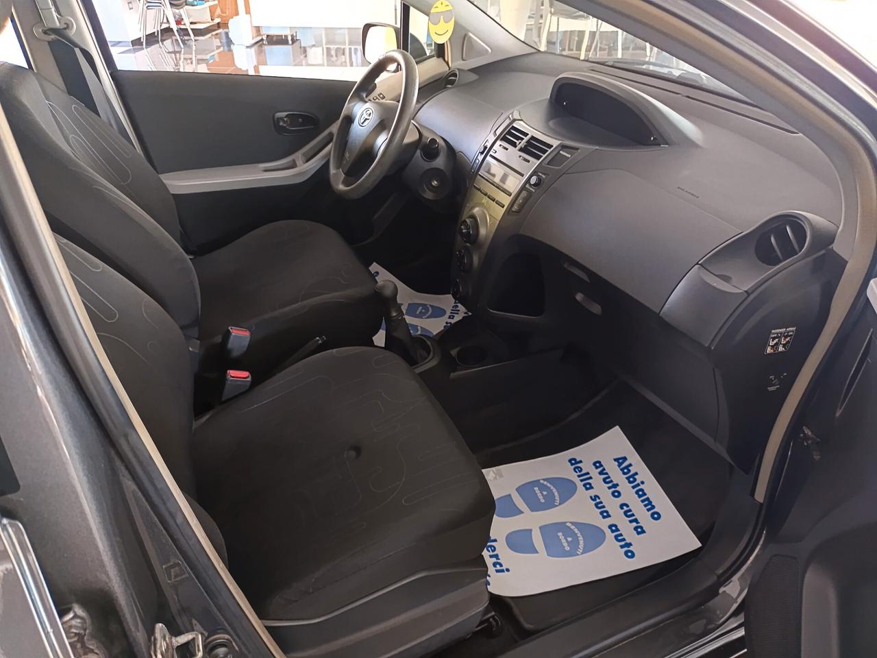 Toyota Yaris 1.0 5 porte BENZINA