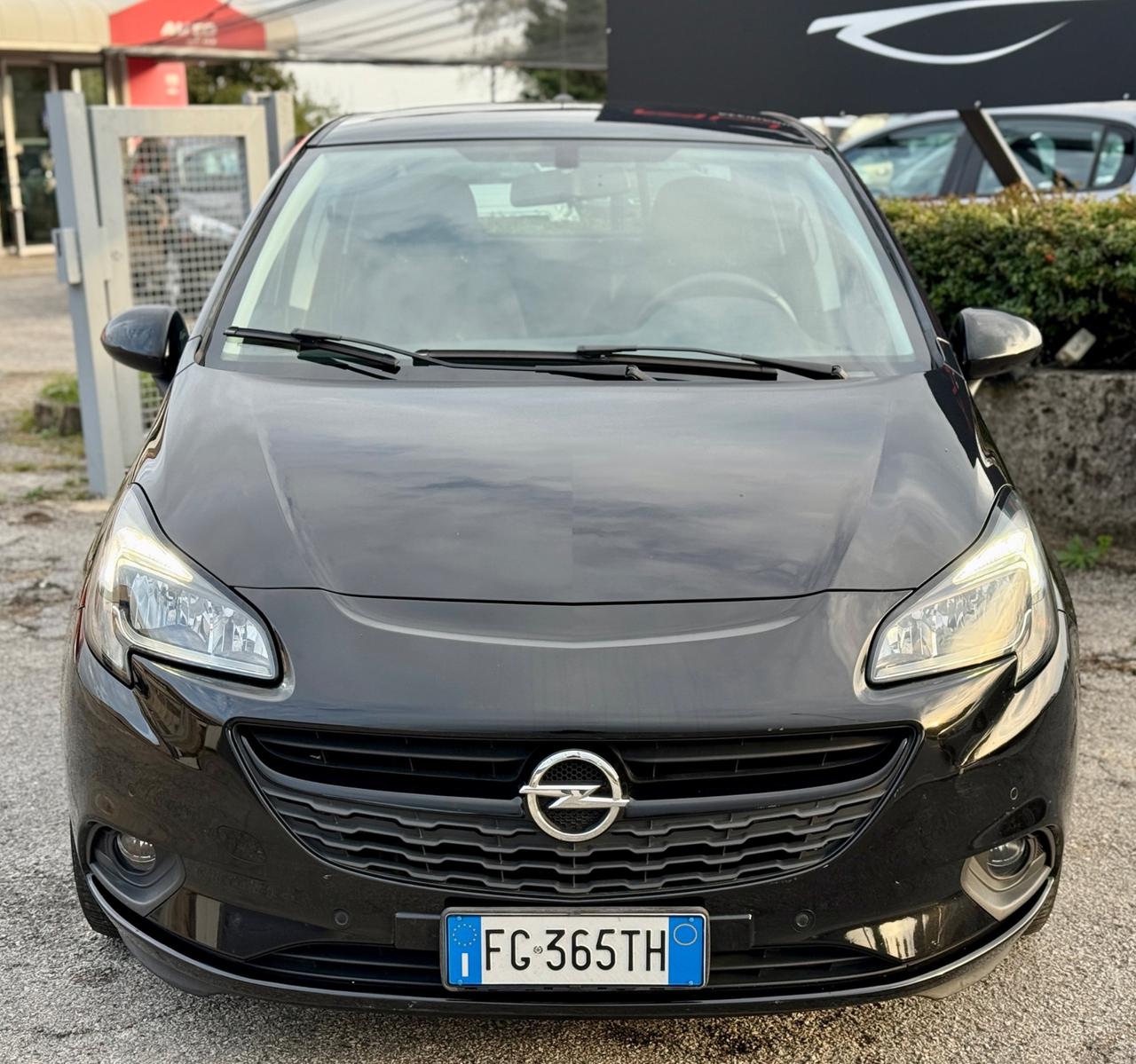 Opel Corsa 1.2 5 porte 2017 total black