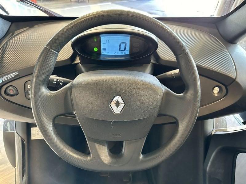 Renault Twizy Versione 45 Guida a partire dai 14 anni di età Batteria di proprietà