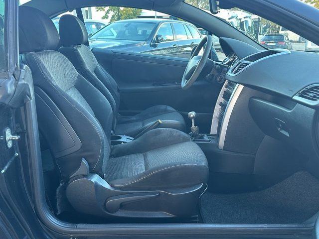 PEUGEOT 207 1.6 HDi 110CV CC Féline