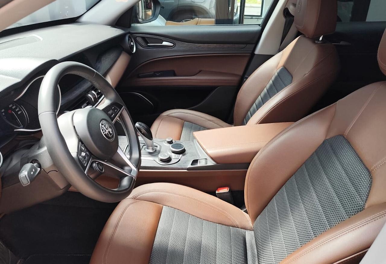Alfa Romeo Stelvio 2.2 Turbodiesel 190 CV AT8 RWD Executive