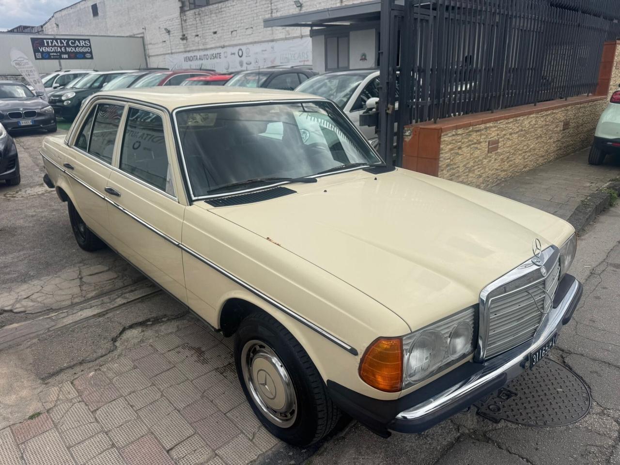 Mercedes-benz 200 berlina
