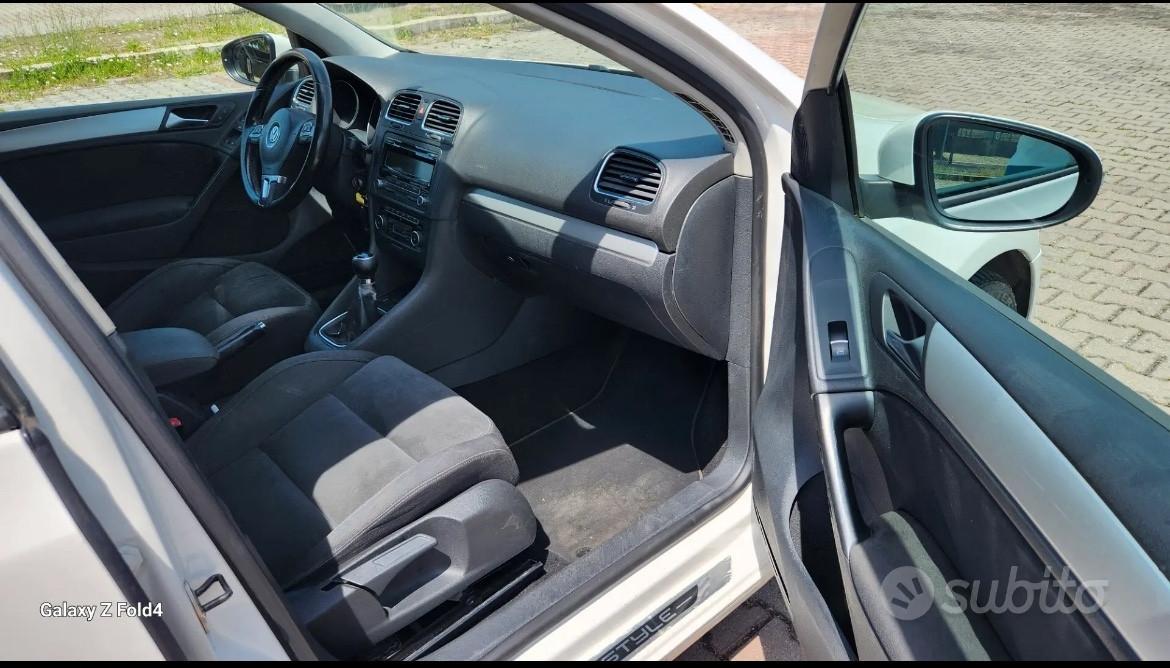 Volkswagen Golf 6 1.6 TDI 105 cv 5p. Highline