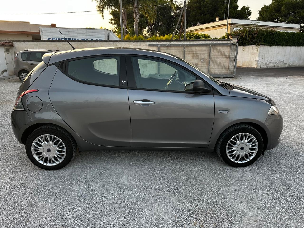 Lancia Ypsilon 1.2 69 CV 5 porte Gold