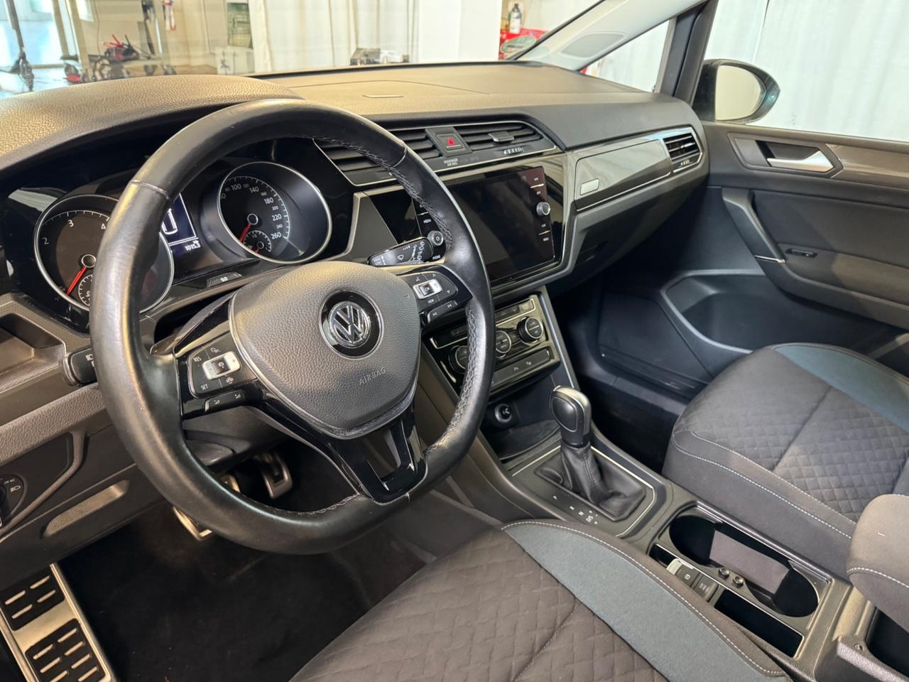 Volkswagen Touran 2.0 TDI 150 CV SCR DSG Executive 7 POSTI !!