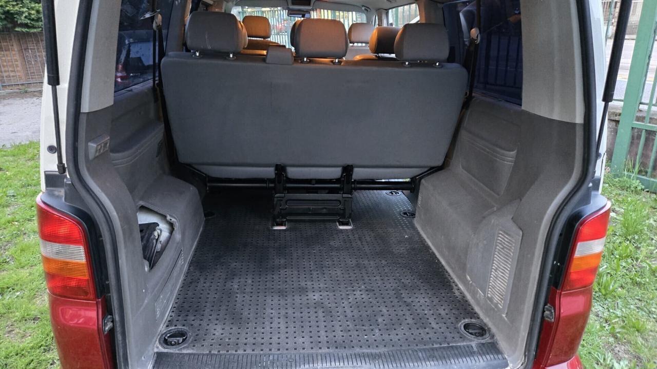 Volkswagen Transporter Caravelle 1.9 TDI/102CV PL