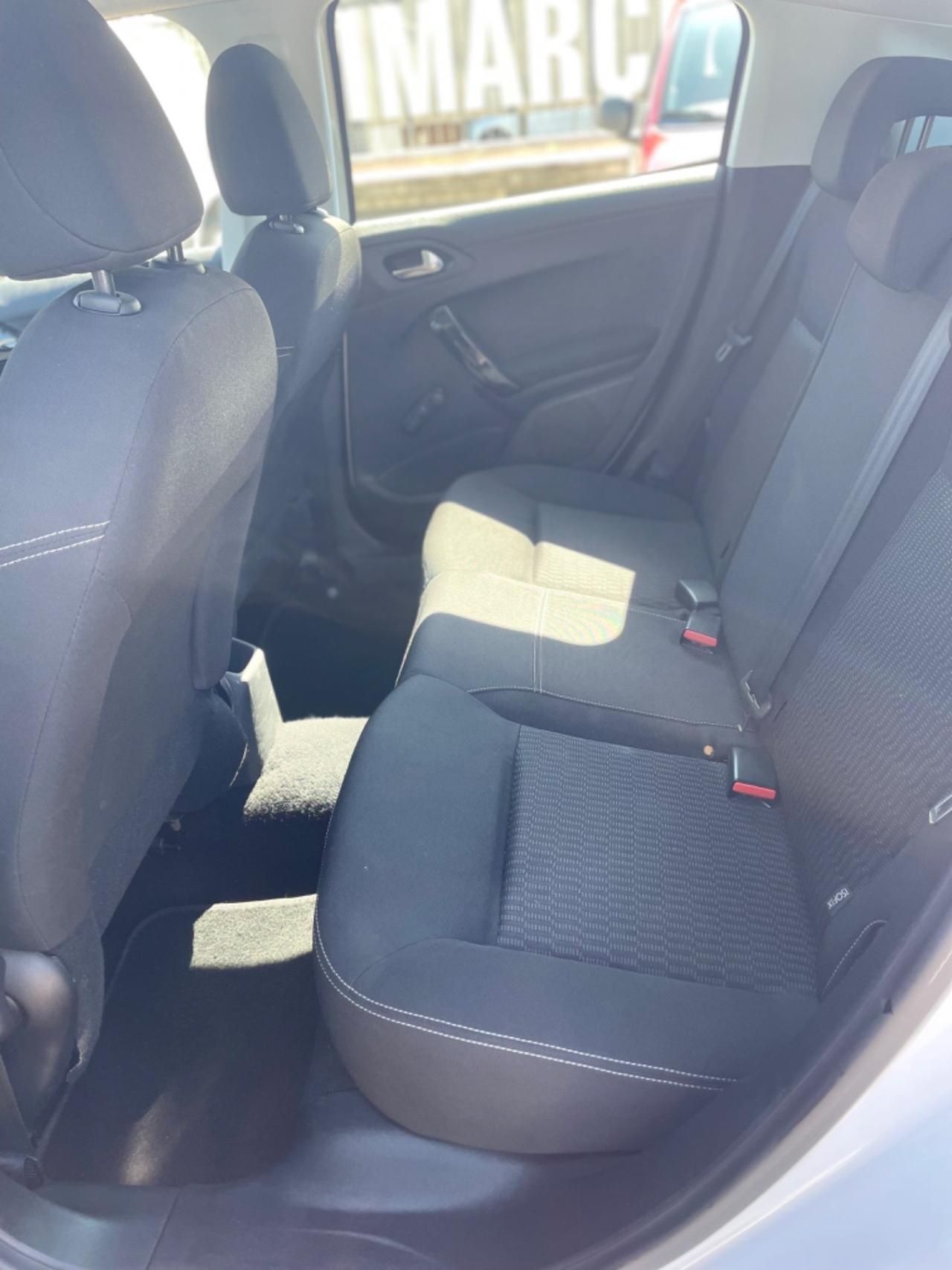 Peugeot 208 PureTech 82 5 porte Access