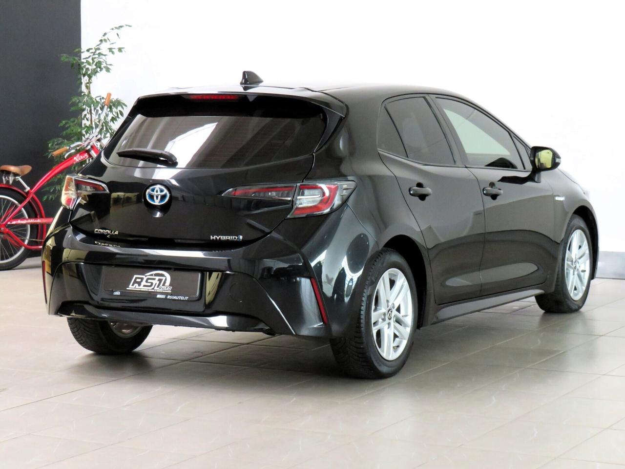 Toyota Corolla 1.8 Hybrid Business