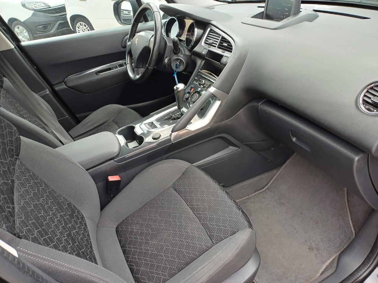 Peugeot 3008 BlueHDi 120 EAT6 S&S Allure