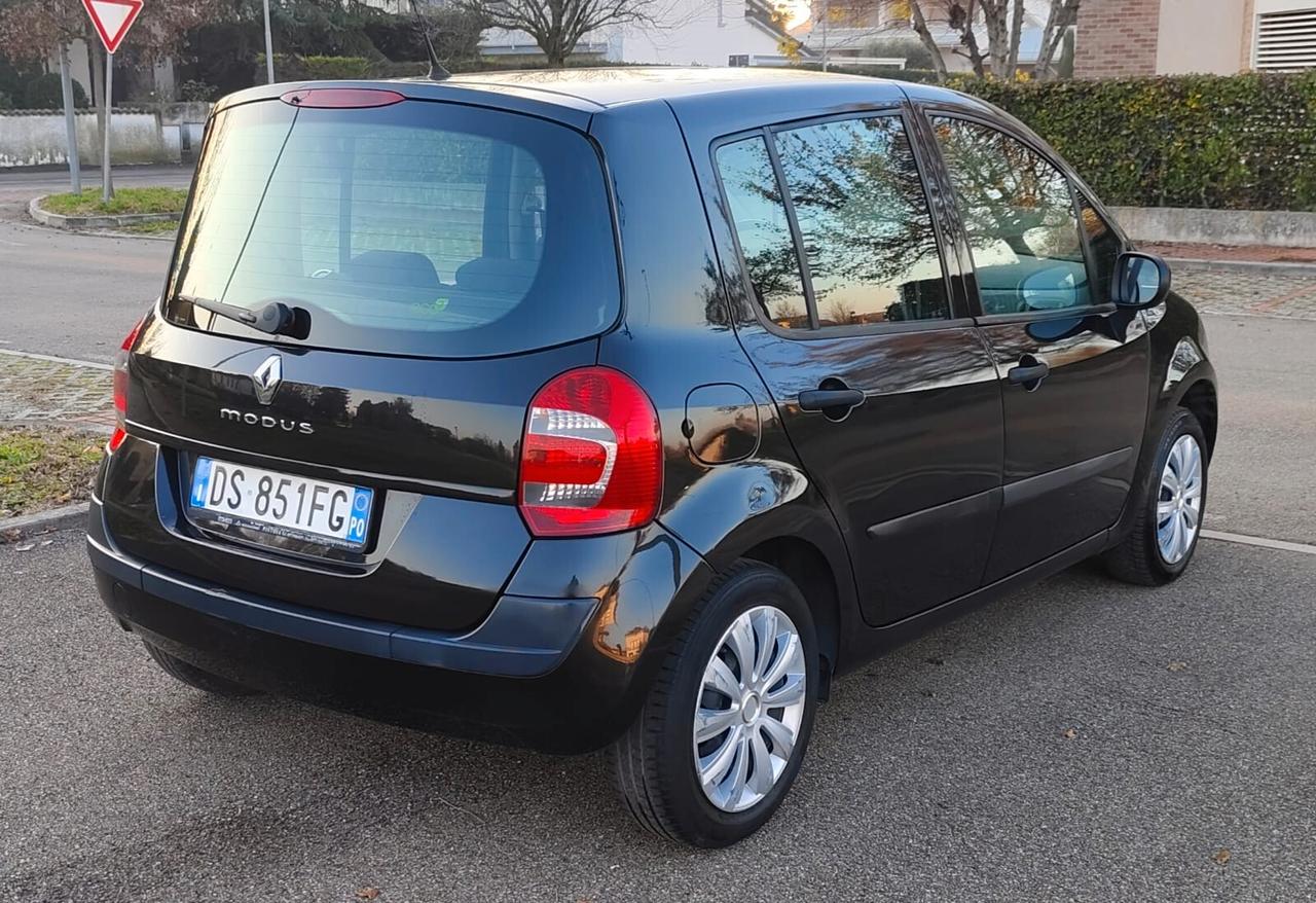 Renault Modus Grand 1.2 16V Dynamique