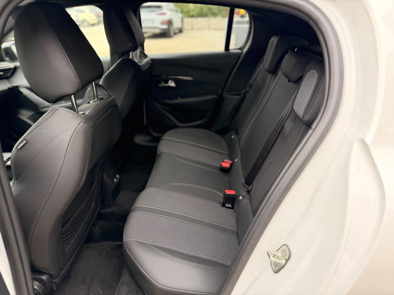 Peugeot 208 GT 1.2 PureTech 100 #8668