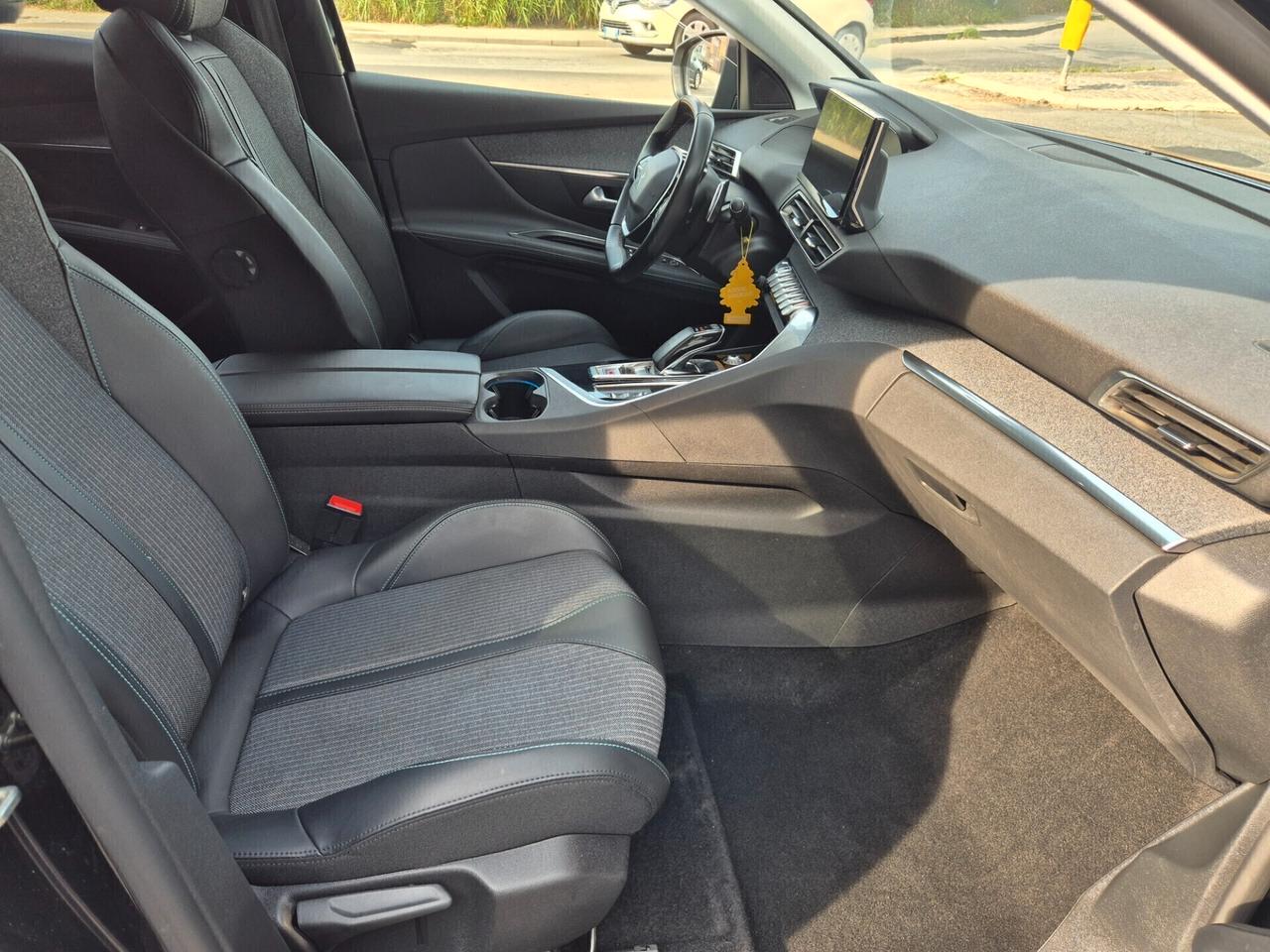 Peugeot 3008 Hybrid 225 e-EAT8 Allure Pack