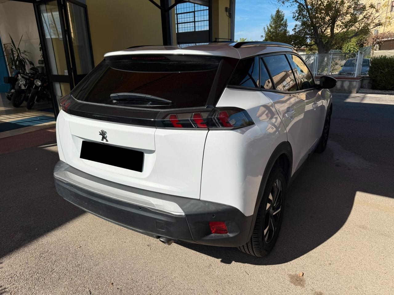 Peugeot 2008 BlueHDi 130 S&S EAT8 Allure