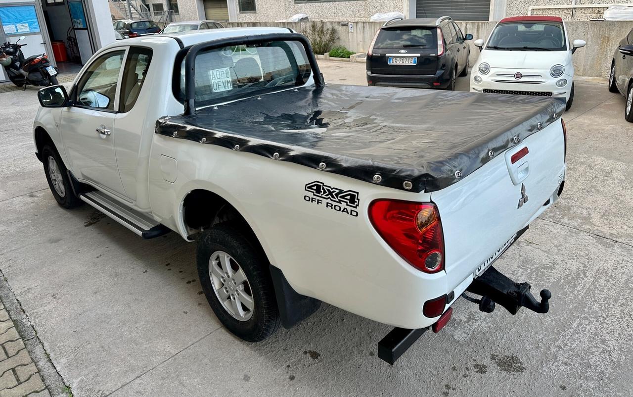 Mitsubishi L200 2.5 DI-D/136CV Club Cab Invite DPF