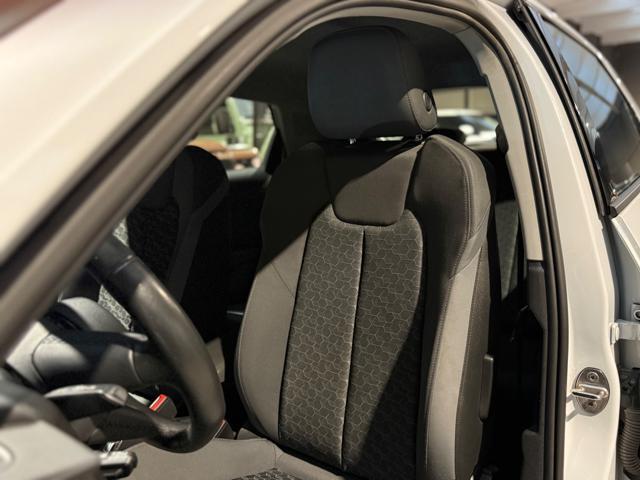 AUDI A1 SPB 30 TFSI S tronic S-LINE Identity Black