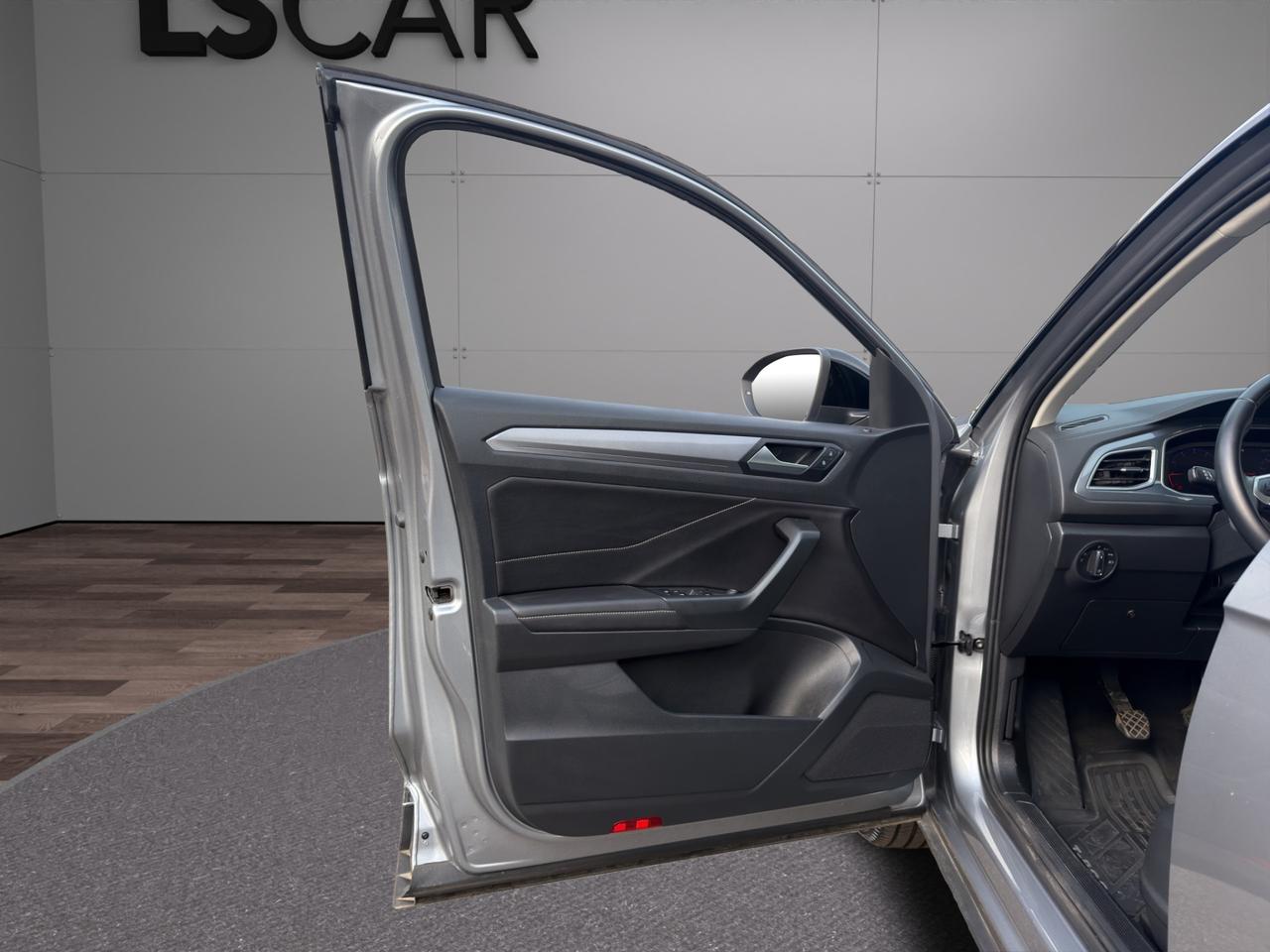 Volkswagen T-Roc 1.0 tsi STYLE 110cv - Unipro - Promo Finanziamento - Garanzia - Virtual Cockpit - Navi Pro - Retrocamera - IQ Light