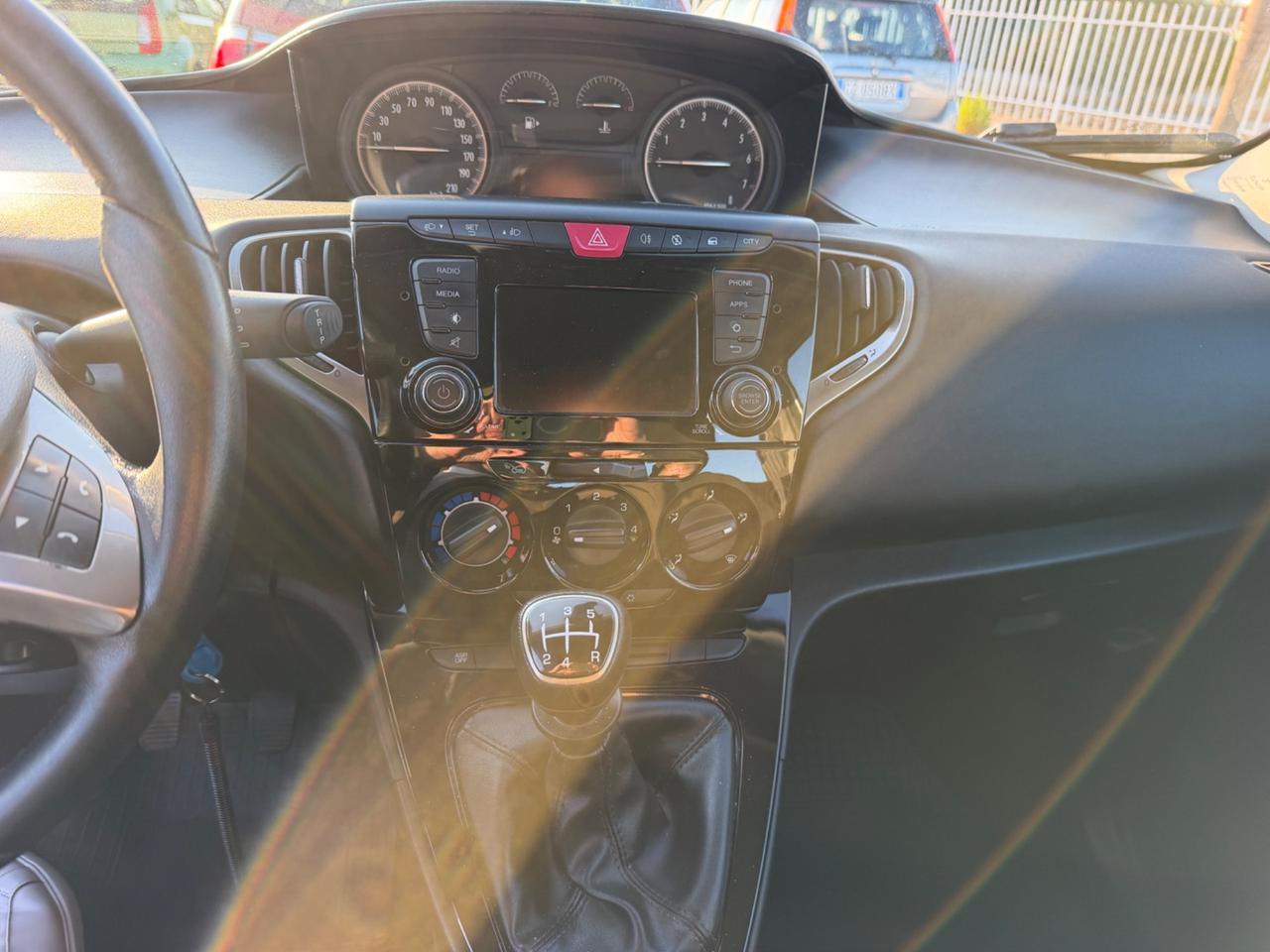 Lancia Ypsilon 1.2 69 CV 5 porte S&S Platinum GPL
