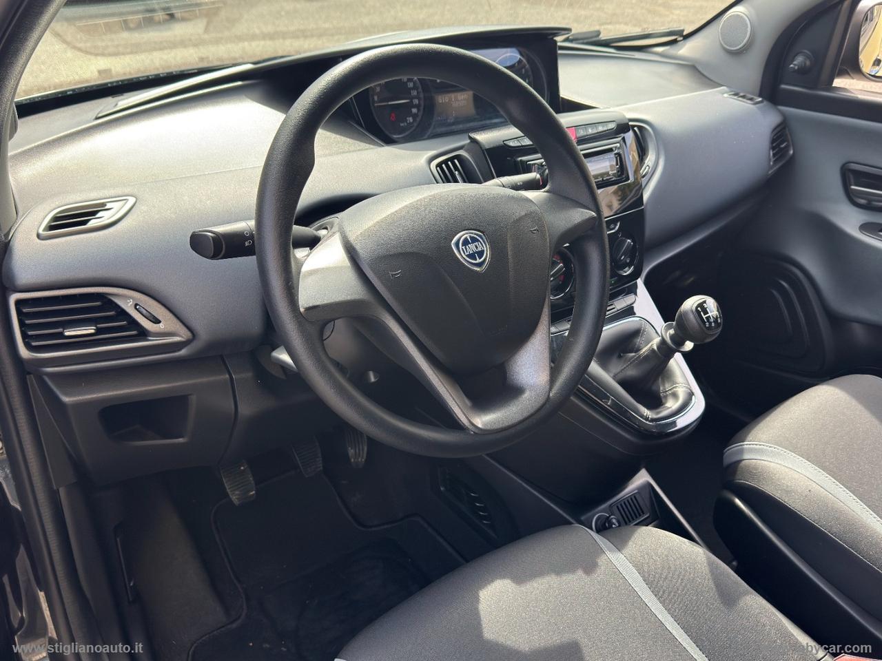 LANCIA Ypsilon 1.2 69 CV 5p. GPL Ecochic Silver