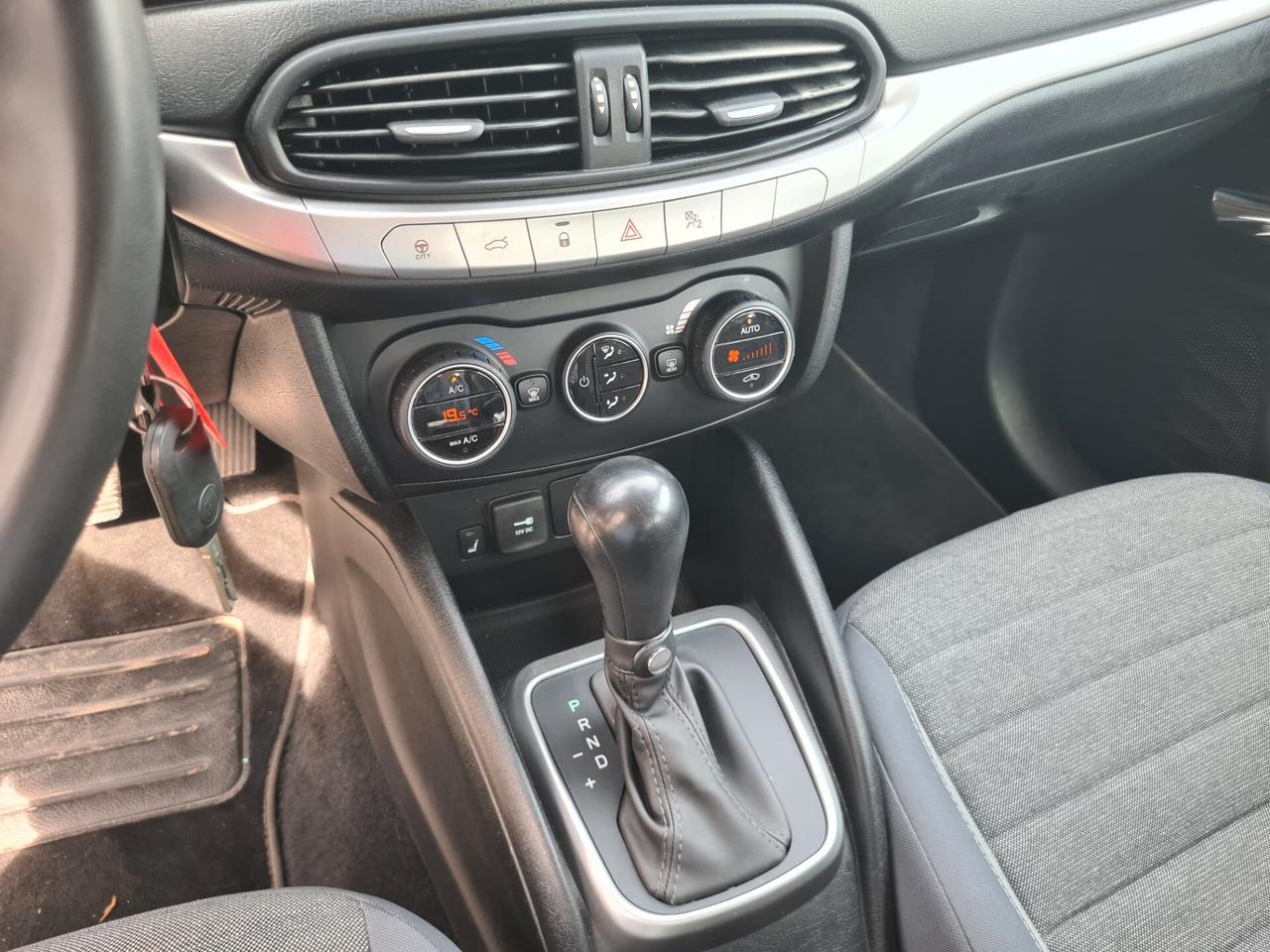 Fiat Tipo 1.6 dct e-torq 4 porte Lounge