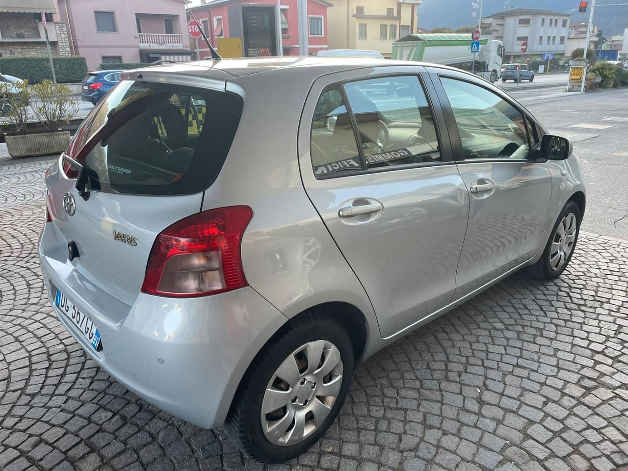 Toyota Yaris 1.0 5 porte
