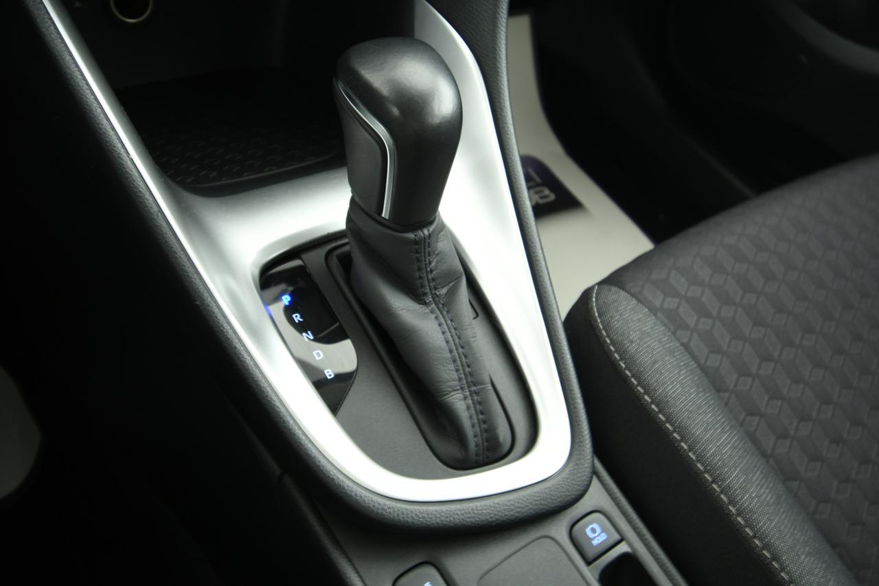 TOYOTA Yaris 1.5h Business CAMERA+ACC+APP CONNECT+NEOPATENTATI