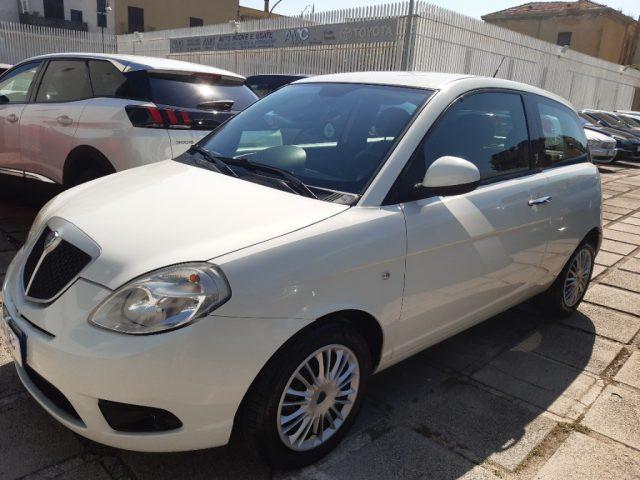 LANCIA Ypsilon 1.3 MJT 75 CV Versus